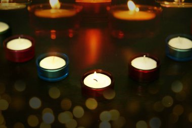 Diwali festivali sırasında dekoratif diva.
