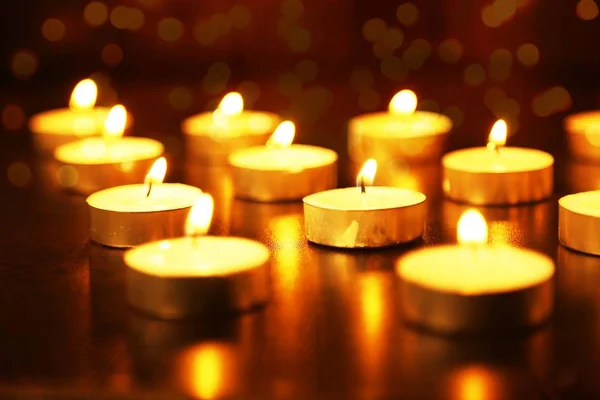 Güzel Diwali festivali diya, Hint Diwali geleneksel lambalar Resmi.