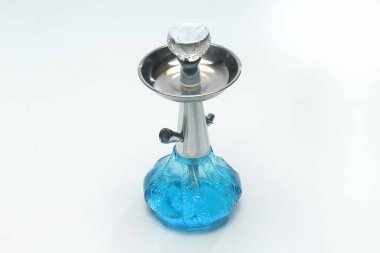 Antika nargile ön ve üst poz. beyaz arka plan üzerinde izole.