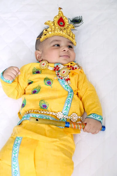 Imagen Niño Indio Vistiendo Disfraz Del Señor Krishna Celebrando Festival —  Fotos de Stock