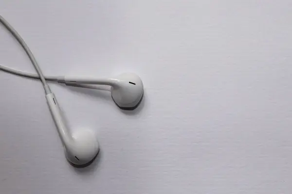 Kopfhörer Auf Weißem Hintergrund Isoliert — Stockfoto