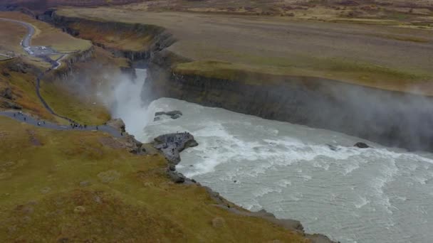 Εναέρια του καταρράκτη Godafoss. Είναι ένας από τους εντυπωσιακούς καταρράκτες στην Ισλανδία.. — Αρχείο Βίντεο