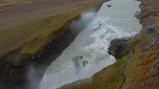 Εναέρια του καταρράκτη Godafoss. Είναι ένας από τους εντυπωσιακούς καταρράκτες στην Ισλανδία.. — Αρχείο Βίντεο