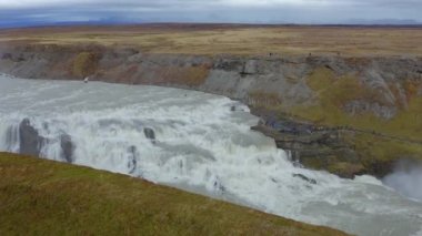 Godafoss Şelalesi Havalimanı. İzlanda 'nın en görkemli şelalelerinden biri..