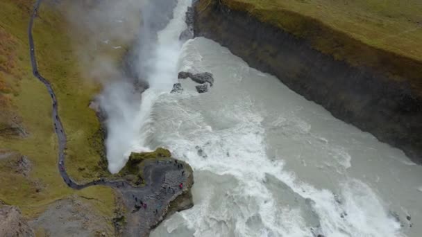Εναέρια του καταρράκτη Godafoss. Είναι ένας από τους εντυπωσιακούς καταρράκτες στην Ισλανδία.. — Αρχείο Βίντεο