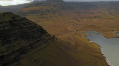Kirkjufell Dağı, İzlanda 'nın hava aracı görüntüsü