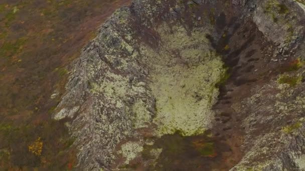 アイスランドのHolaholar火山噴火口の空中ドローンビュー — ストック動画