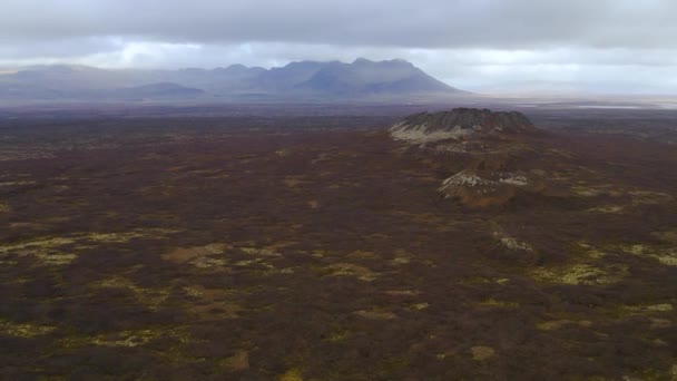 Precioso plano de dron aéreo lento del paisaje islandés . — Vídeos de Stock