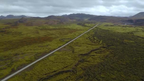 Luftstraße durch die Lavafelder von Eldhraun. Island. — Stockvideo