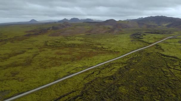 Luftstraße durch die Lavafelder von Eldhraun. Island. — Stockvideo