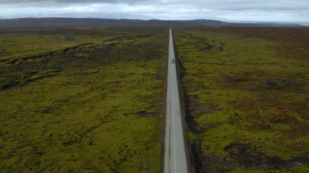 Luftstraße durch die Lavafelder von Eldhraun. Island. — Stockvideo