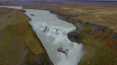 Godafoss Şelalesi Havalimanı. İzlanda 'nın en görkemli şelalelerinden biri..