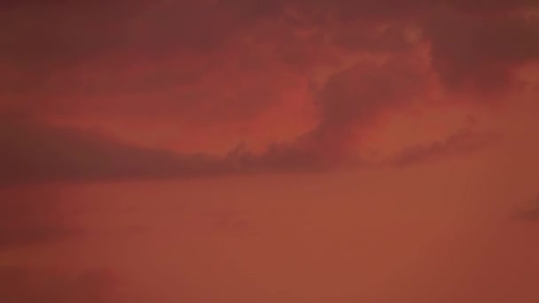 Летний Закат Пейзаж Холмами Горами Тропой Через Облаками Дождями — стоковое видео