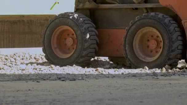 Bulldozer Empurrando Cascalho Canteiro Obras — Vídeo de Stock