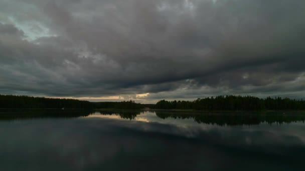 Imagens Drone Sobre Lago Floresta — Vídeo de Stock