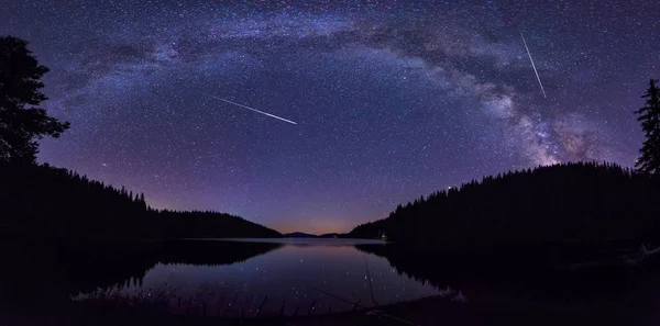 Long Time Exposure Night Landscape Milky Way Galaxy Perseids Flow — Stock Photo, Image