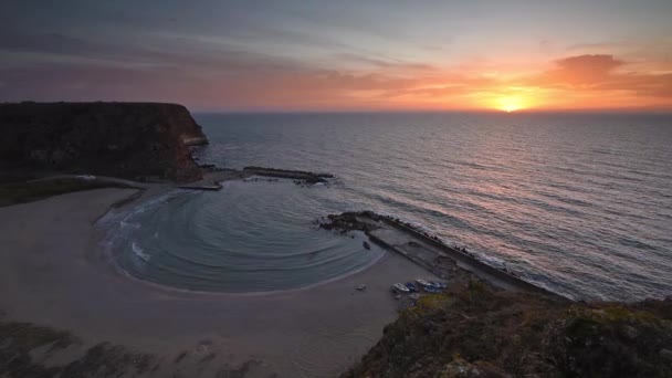 Magic Sunrise Bay Video Gyönyörű Napfelkeltét Kilátás Bolata Öböl Fekete — Stock videók