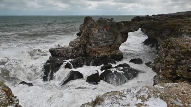 Vídeo Cámara Lenta Con Magníficas Vistas Matutinas Invierno Tormentoso Mar — Vídeo de stock