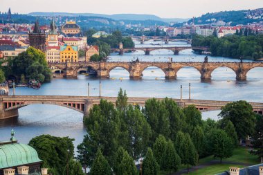 Güzel Prag ve köprüleri
