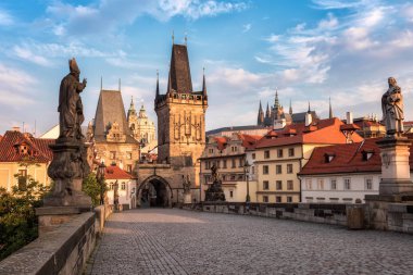 Prag 'daki Charles Köprüsü
