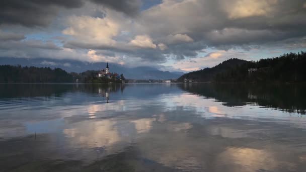 Videó Festői Panorámával Templom Sziget Bled Júliai Alpokban Szlovéniában — Stock videók