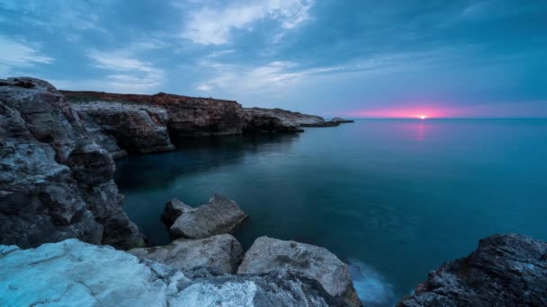 Прекрасным Утренним Видом Скалистое Побережье Черного Моря — стоковое видео