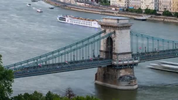 Časová Prodleva Úžasným Výhledem Budapešť Budovou Parlamentu Řetězovým Mostem Dunajem — Stock video