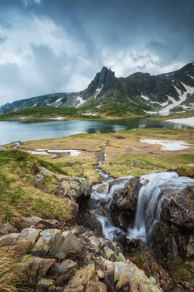 Nádherný Ranní Pohled Vrchol Hory Jezero Jaře Rila Mountains Bulharsko — Stock fotografie