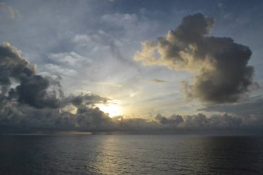 güzel günbatımı okyanus