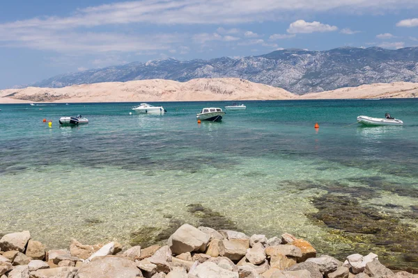 Pag adasında güzel plaj, Hırvatistan