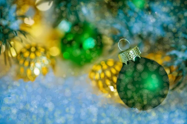 Natal Ano Novo Cartão Felicitações Férias Bola Verde Bonita Ramos — Fotografia de Stock
