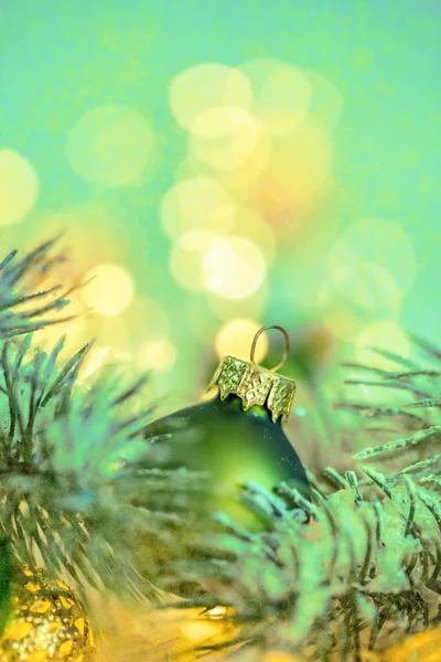 Blahopřání Vánocům Novému Roku Krásná Zelená Koule Borové Větve Garland — Stock fotografie