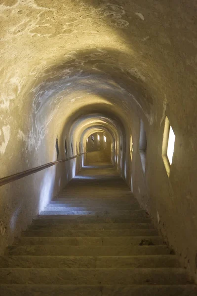 Stairs to a bomb shelter in an Italian fort of the ww1 — Stock Photo, Image