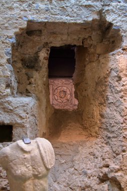 İtalya 'nın LaSpezia kentindeki müzede Roma arkeolojik bulguları.