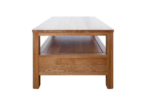 Дубовый стол изолирован на белом фоне
