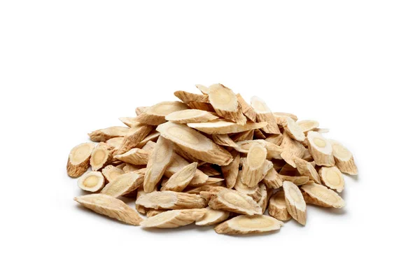 Astragalus kazık (Huang Qi) beyaz arka plan üzerinde izole. Çin bitkisel ilaç.