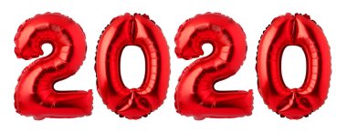 Beyaz arka planda izole edilmiş kırmızı balonlardan yapılmış 2020 numara. Yeni yıl konsepti..