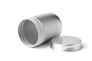 Boş metal konteynır beyaz arka planda izole edilmiş. Çay, kozmetik ya da yiyecek konteynırı.