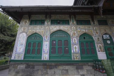 Srinagar, Jammu ve Keşmir, Hindistan - 14 Nisan 2019 : Eski Şehir'de Şah-ı Hamadan ahşap Camii olarak da bilinen Eski Hanqah-e-Moula, Sultan Sikandar Butshikan tarafından 1395 yılında yaptırılmıştır.
