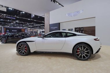 Bangkok, Tayland - 28 Mart 2019 : Aston Martin Db11 Bi-Turbo V8 Coupe beyaz renkli otomobil 40.