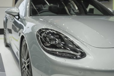 Bangkok, Tayland - 26 Mart 2019 : Tüm Yeni Porsche 911 Carrera S Panamera 4 E-Hybrid Executive Supercar 40.