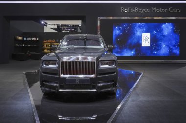 Bangkok, Tayland - 26 Mart 2019 : Rolls Royce Cullinan Supreme Liberty Super Luxury otomobil 40.