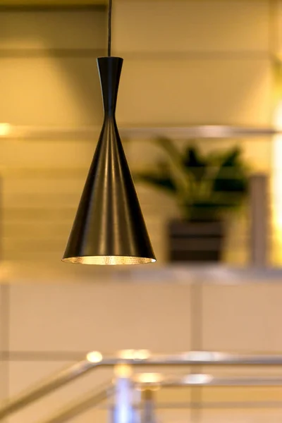 Modern Tavan Lamba Aydınlatma Ampul Dekorasyon Çağdaş — Stok fotoğraf