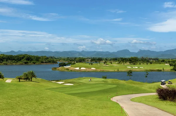 Teren Golf Bogat Gazon Verde Peisaj Frumos — Fotografie, imagine de stoc