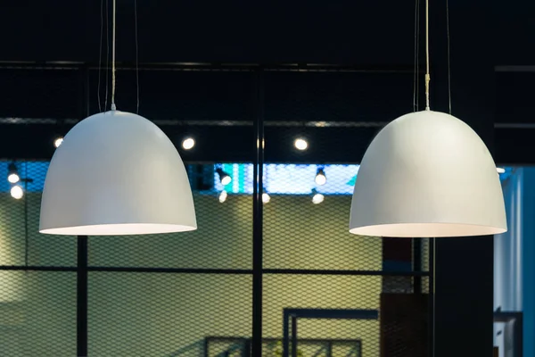 Moderna Doppia Lampada Soffitto Bianca Lampadine Interne Decorazione Contemporanea — Foto Stock