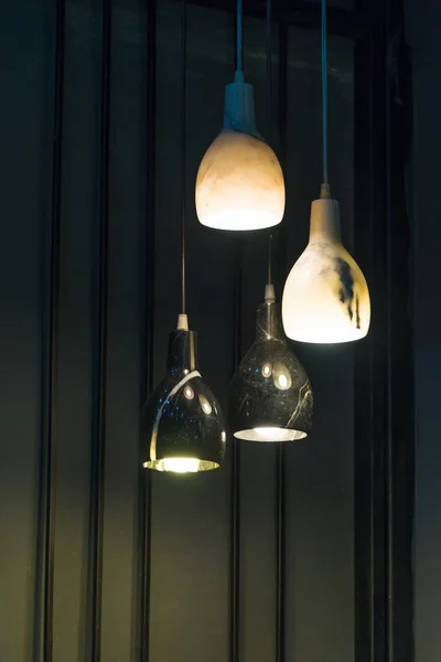大理石の天井ランプのインテリア照明電球の現代的なセット — ストック写真