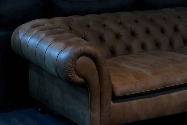 Vintage Luxe Bruin Lederen Sofa Interieur Decoratie — Stockfoto