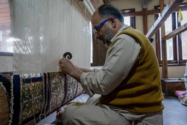Srinagar Jammu Cachemira Abril 2019 Tradicional Cachemira Alfombras Persas Hechas — Foto de Stock