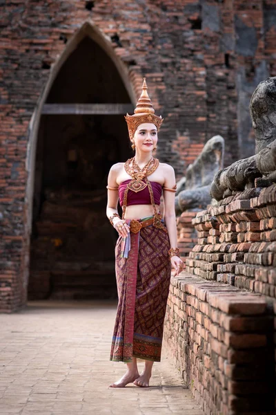 Mulheres Bonitas Traje Antigo Vestido Tradicional Antigo Tailândia — Fotografia de Stock