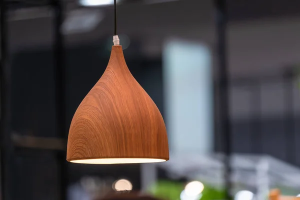 Moderní Dřevěná Stropní Lampa Pro Dekoraci Interiéru — Stock fotografie